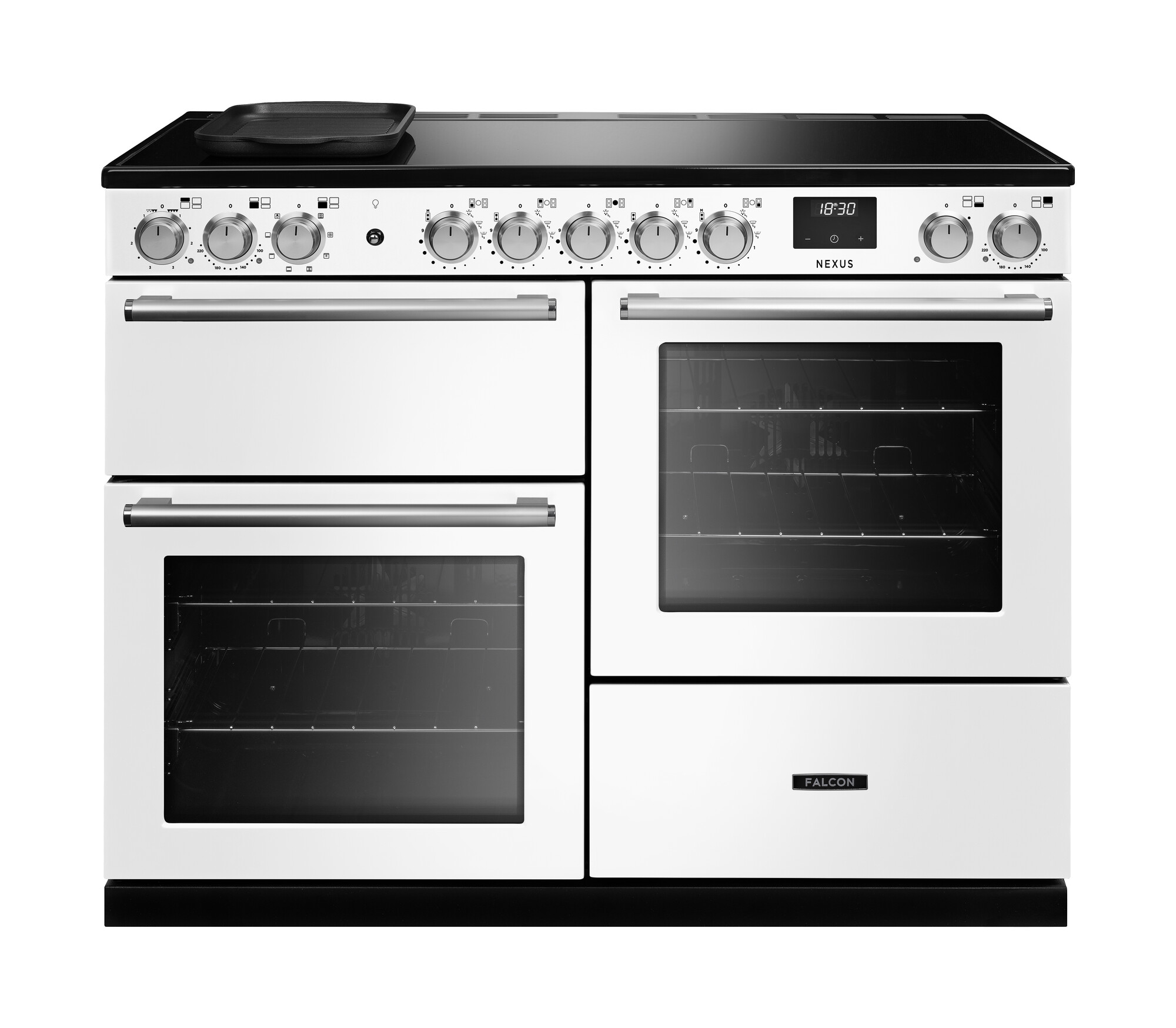 Weißer Falcon Nexus Induktions-Range-Cooker mit Glaskeramik-Kochfeld, mehreren Kochzonen, zwei großen Backöfen, Grillfach und Wärmeschublade; Frontansicht des freistehenden Designherds für die hochwertige Küchenausstattung