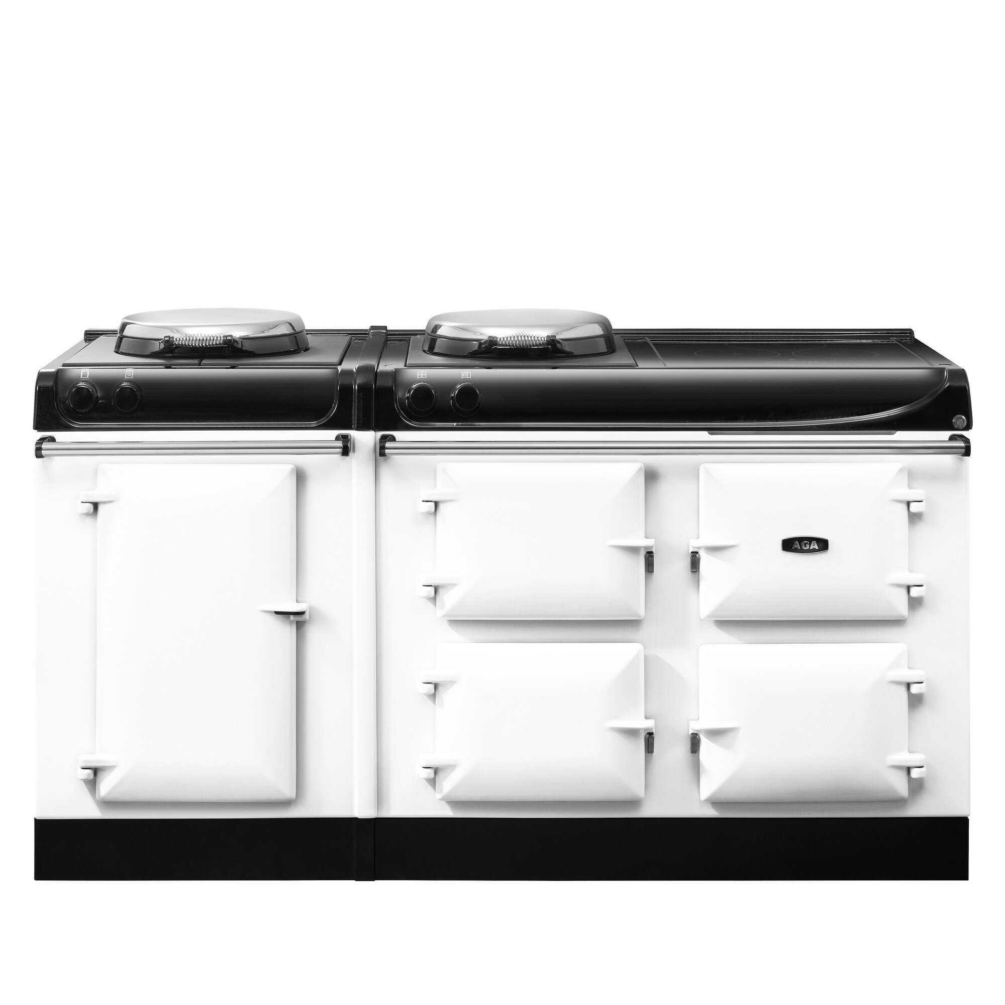 Weißer AGA Gusseisenherd mit vier Backofentüren und zwei Kochplatten, ideal für große Küchen und Liebhaber klassischer Kochkunst