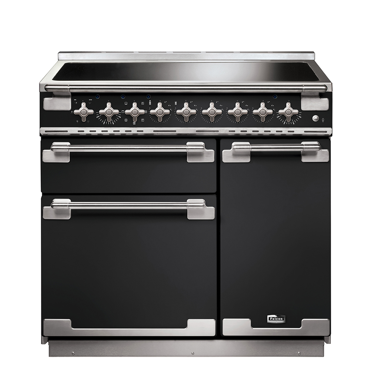 Schwarzer Falcon Range Cooker mit Induktionskochfeld, sieben Bedienknöpfen und drei Backofentüren, ideal für große Küchen