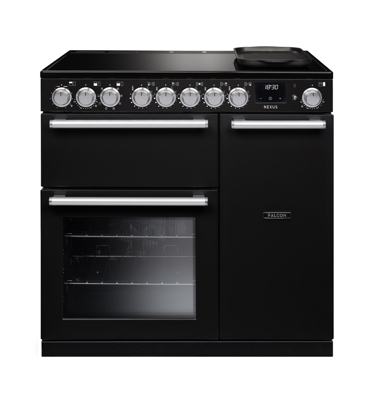 Produktbild: Falcon Nexus Range Cooker, schwarzer Standherd mit Induktionskochfeld, Drehknöpfen und drei Backofentüren, großer Backofen mit Sichtfenster – ideal für Familienküchen und anspruchsvolles Kochen