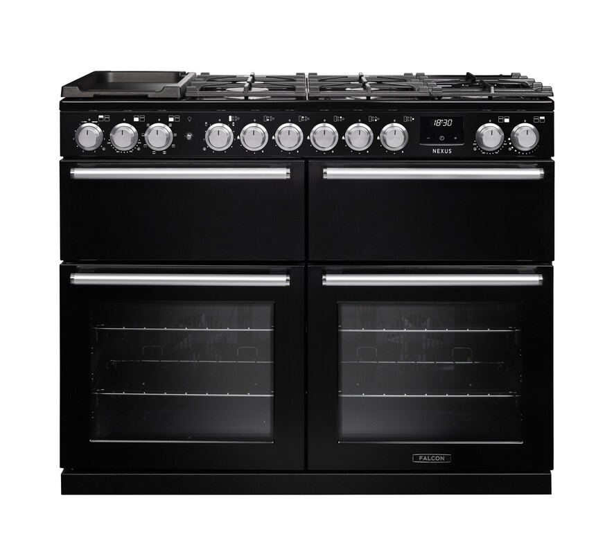 Schwarzer Falcon Nexus 110 Range Cooker: Standherd mit Gas-Kochfeld (5 Brenner + Grillplatte), separatem Grillfach, zwei großen Backöfen mit Sichtfenster und Edelstahlknebeln – leistungsstarker Familienherd für moderne Küchen.