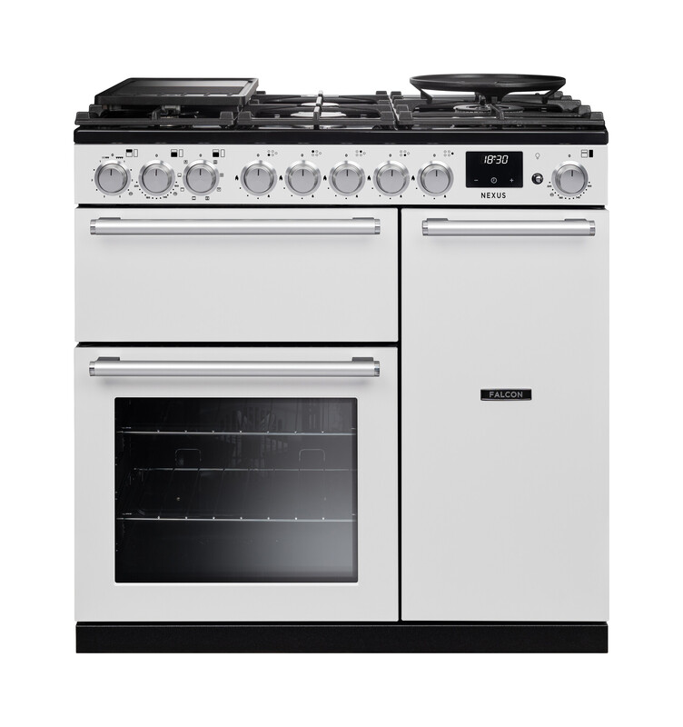 Produktbild: weißer Falcon Nexus Range Cooker/Standherd mit mehrflammigem Gas-Kochfeld, Gussrosten, Drehknebeln und Digitalanzeige; großer Backofen mit Sichtfenster plus separater Garraum – leistungsstarker Küchenherd.