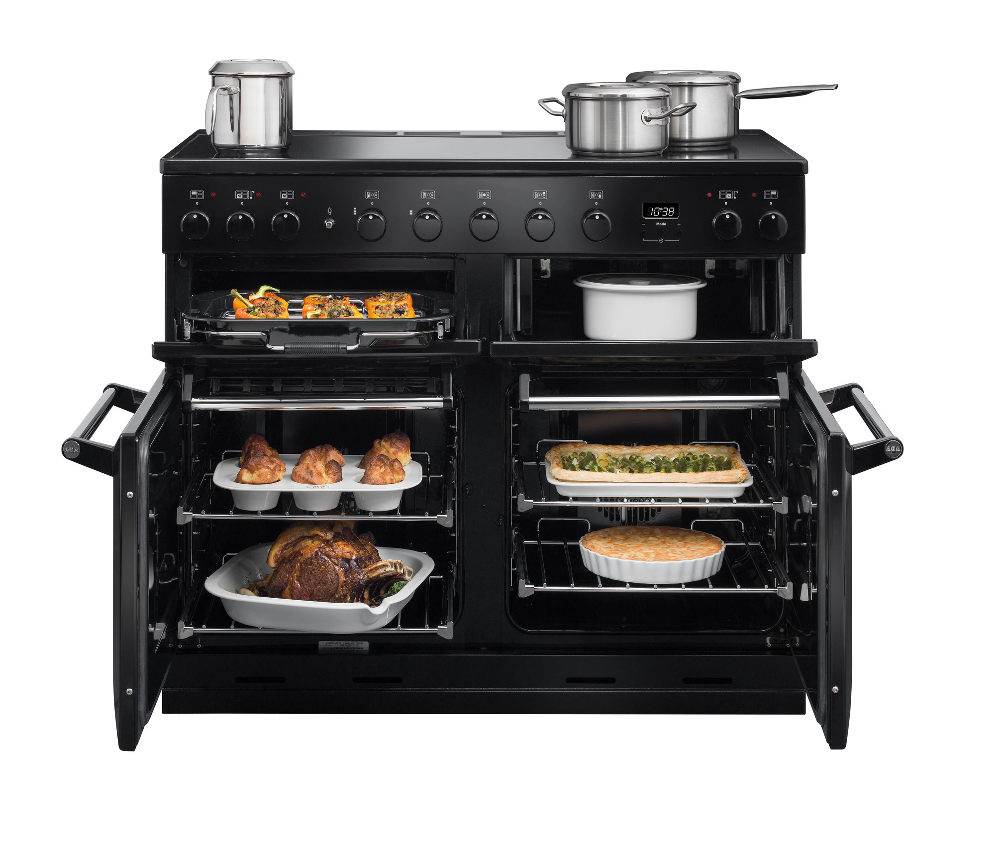 Moderner schwarzer Standherd mit geöffneten Türen, gefüllt mit verschiedenen Speisen und Töpfen auf der Kochplatte