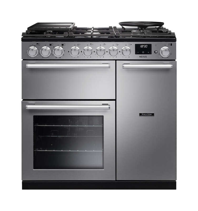 Edelstahl-Standherd Falcon Nexus 90: Gas-Kochfeld mit Wokbrenner und Plancha, zwei Backöfen mit Sichtfenster, separater Grill, große Bedienknebel und Display – Premium Range Cooker für die Küche