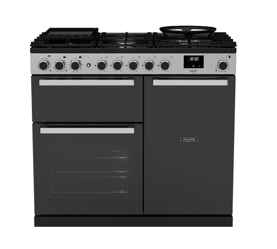 Schwarzer Falcon Standherd mit mehreren Backofentüren und Gas-Kochfeld, ideal für große Küchen und ambitionierte Hobbyköche